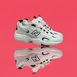 New Balance 453 Men's Size 11 US White Black Cross Training Shoes C-CAP